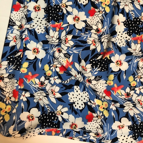 NEW Tommy Hilfiger Floral Blouse - Picture 2 of 4